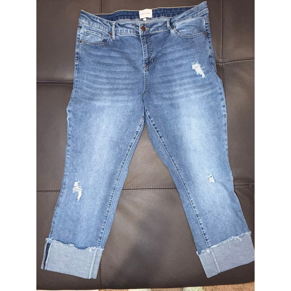 Poppy & Grace Capri Jeans Womens 16W Blue Like New Distressed Cuffed Denim